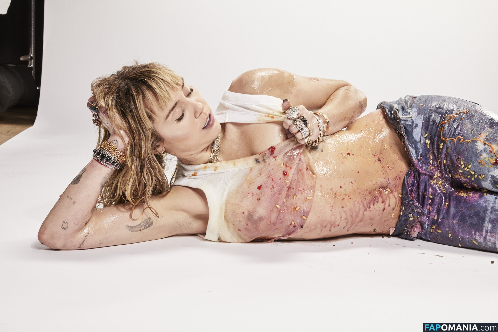 Miley Cyrus Nude Leaked Photo #356