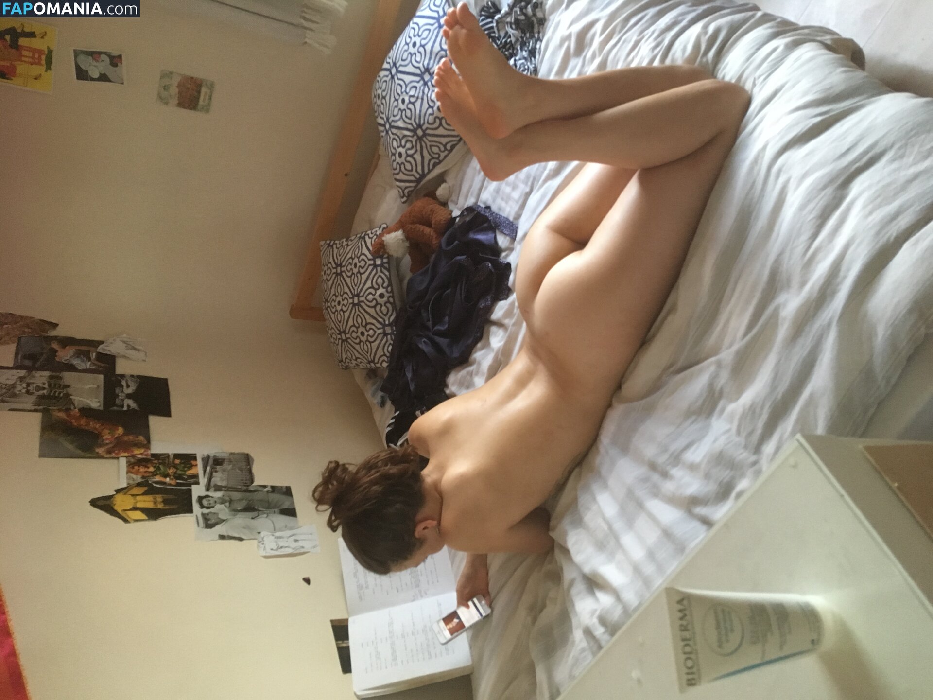 Molly Osborne Nude Leaked Photo #18