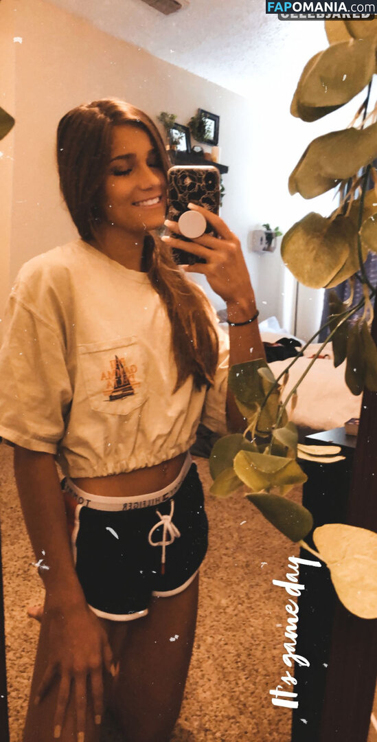 Morgan Simianer Nude Leaked Photo #3