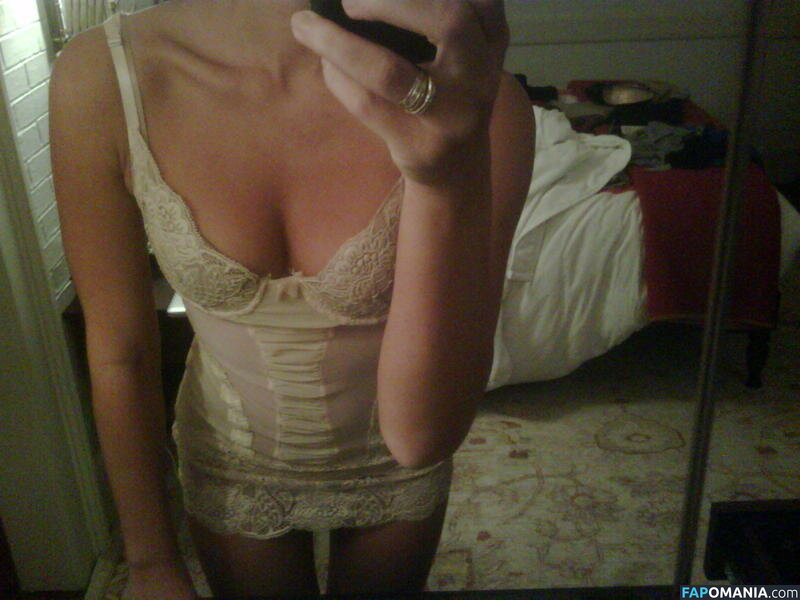 Olivia Munn Nude Leaked Photo #15
