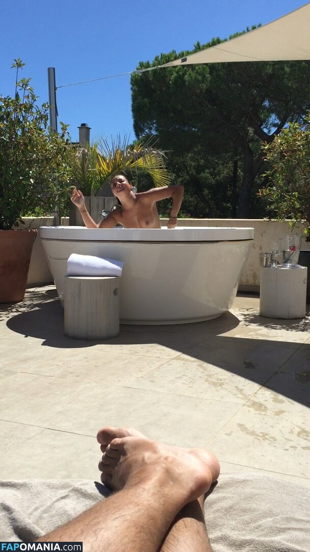 Priscilla Betti Nude Leaked Photo #25
