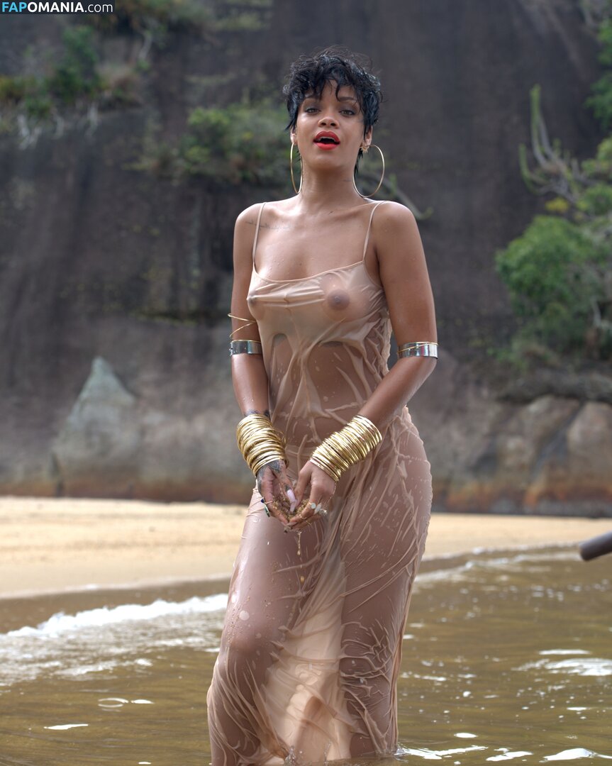 Rihanna Nude Leaked Photo #457