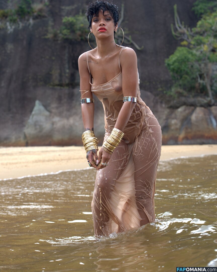 Rihanna Nude Leaked Photo #459