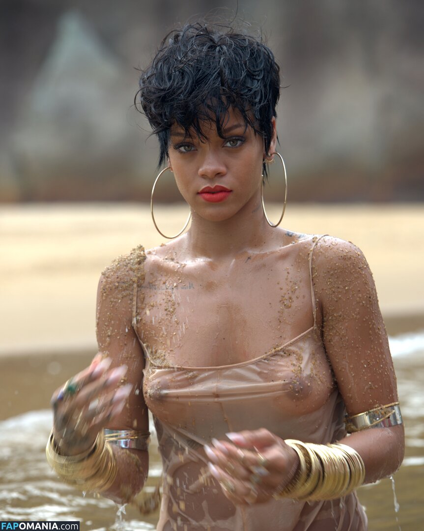 Rihanna Nude Leaked Photo #697