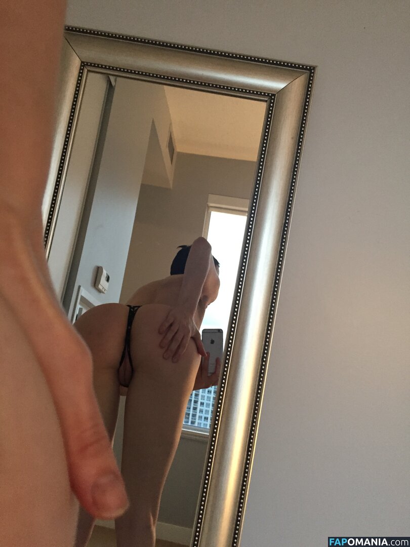 Rose McGowan Nude Leaked Photo #19