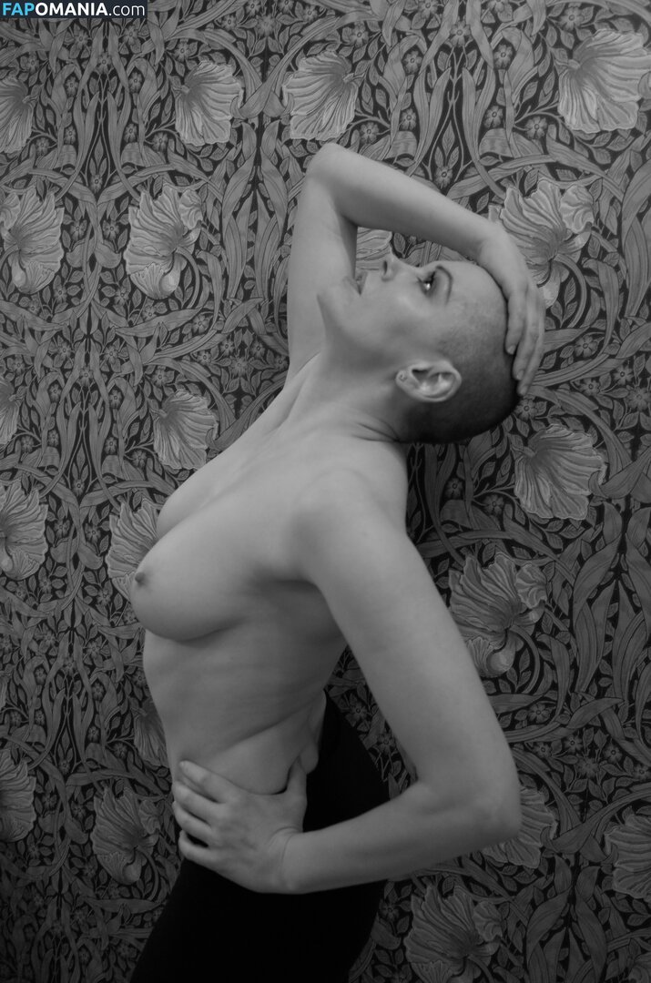 Rose McGowan Nude Leaked Photo #74