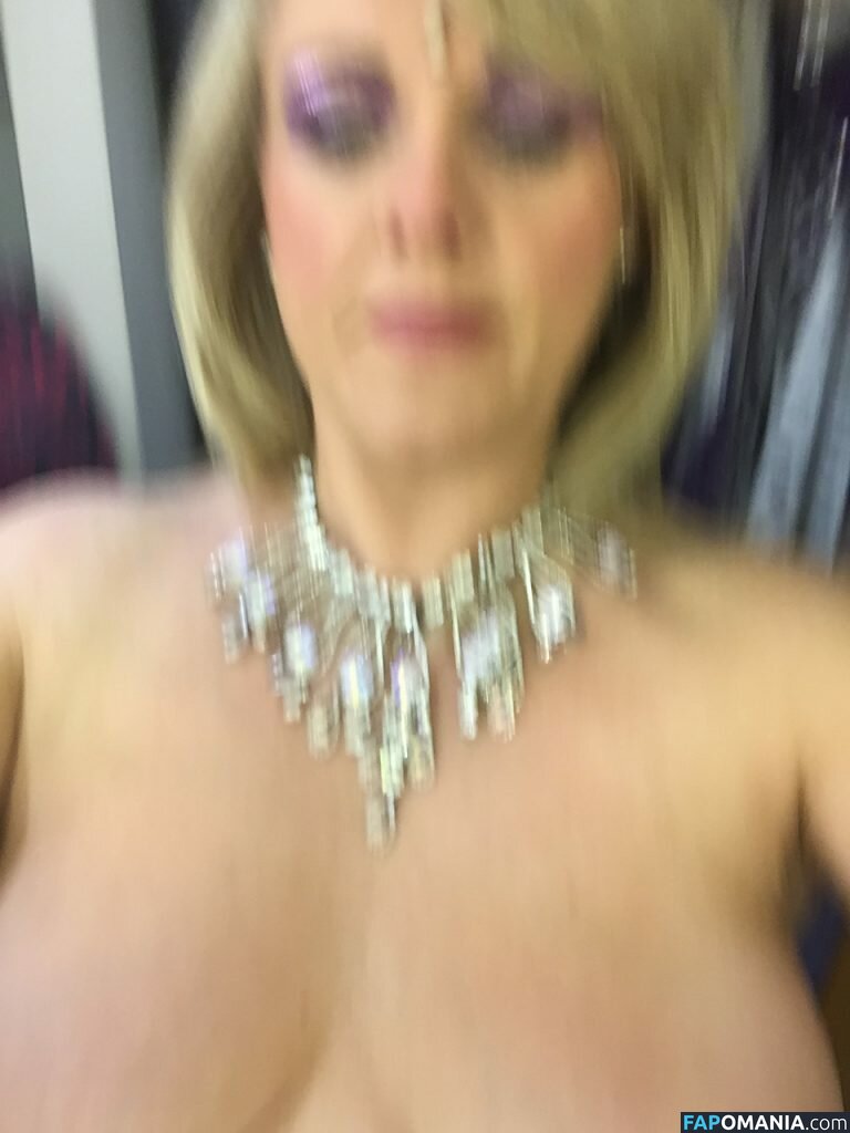 Sally Lindsay Nude Leaked Photo #6