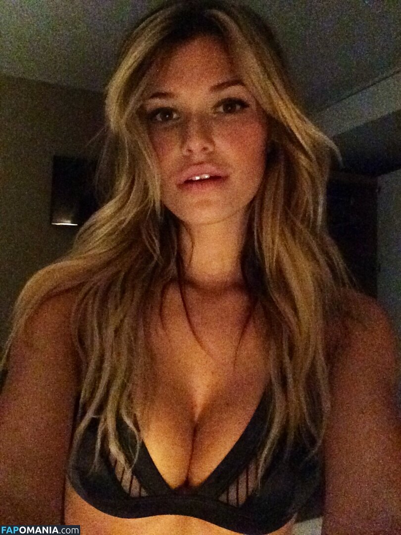 Samantha Hoopes Nude Leaked Photo #9