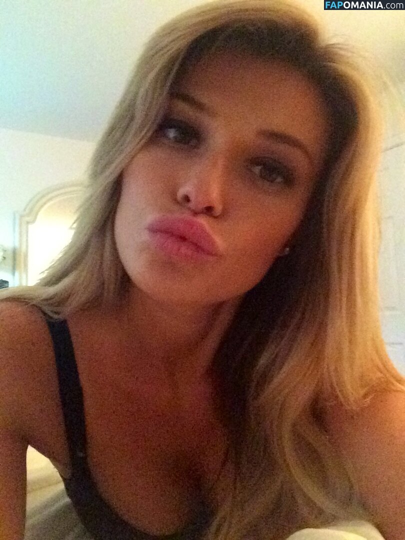 Samantha Hoopes Nude Leaked Photo #15
