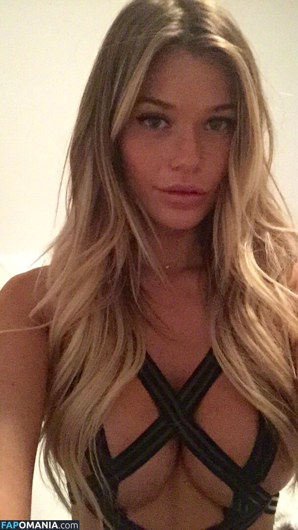 Samantha Hoopes Nude Leaked Photo #29