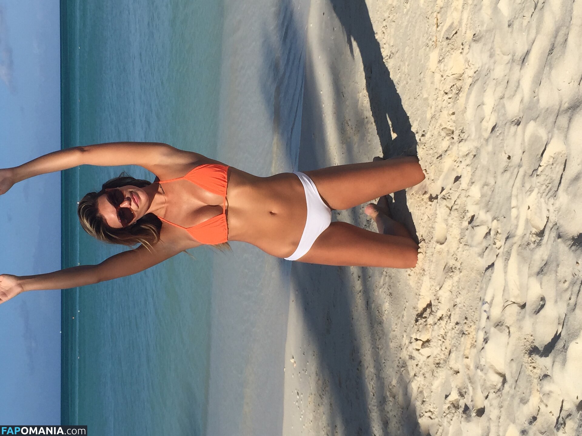 Samantha Hoopes Nude Leaked Photo #44