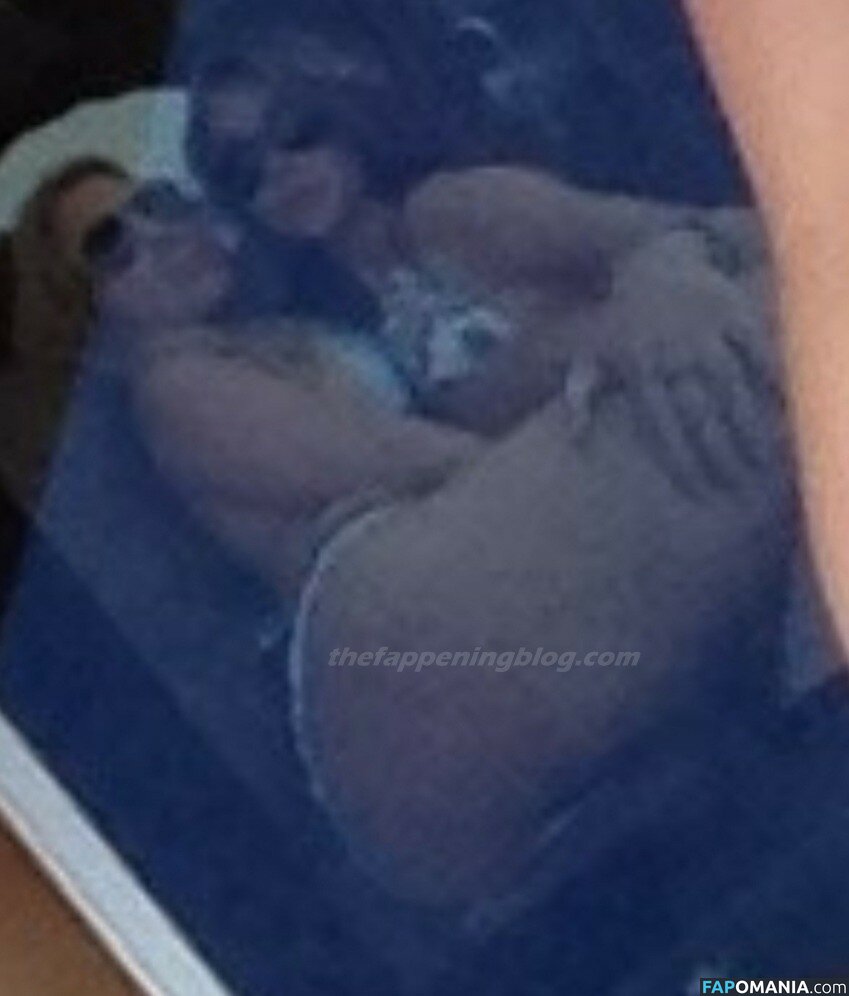 Sarah Hyland Nude Leaked Photo #75