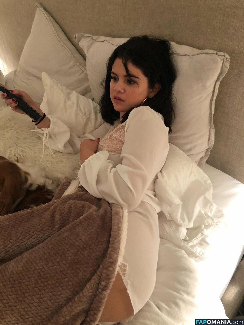 Selena Gomez Nude Leaked Photo #18