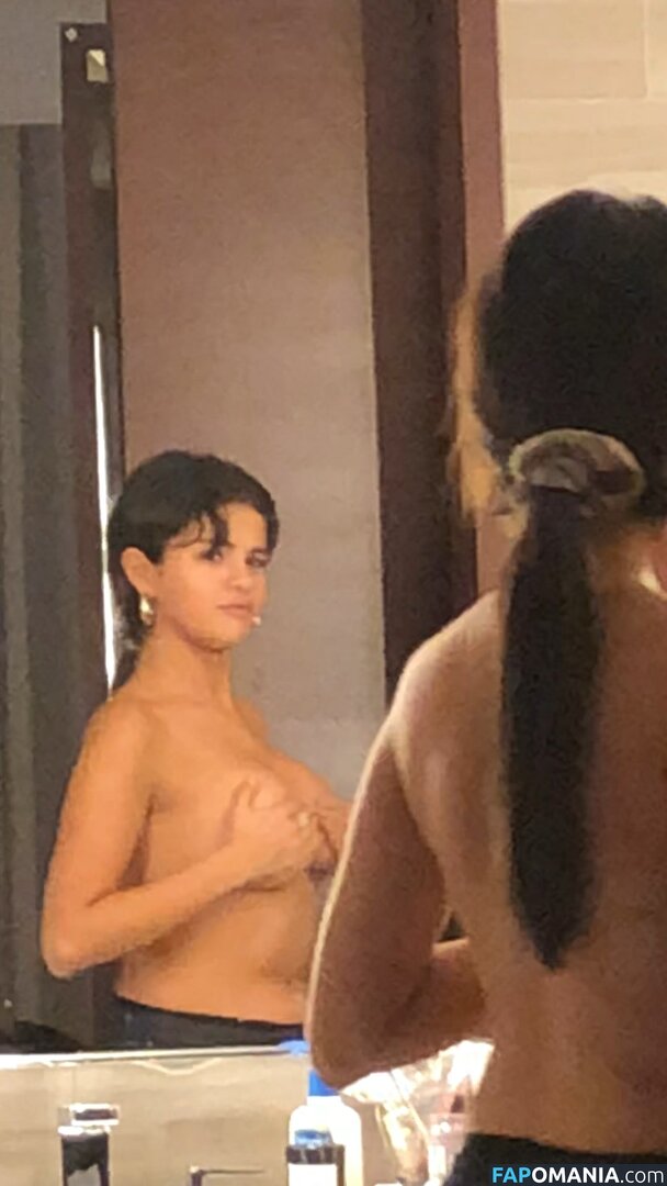 Selena Gomez Nudity