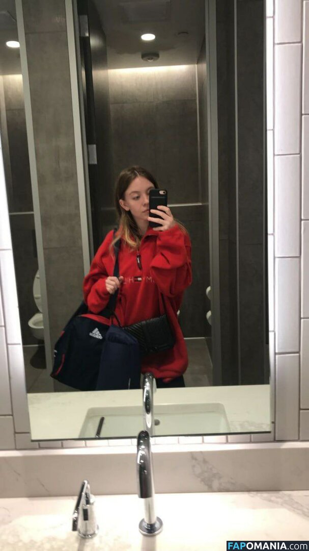 Sydney Sweeney Nude Leaked Photo #4863