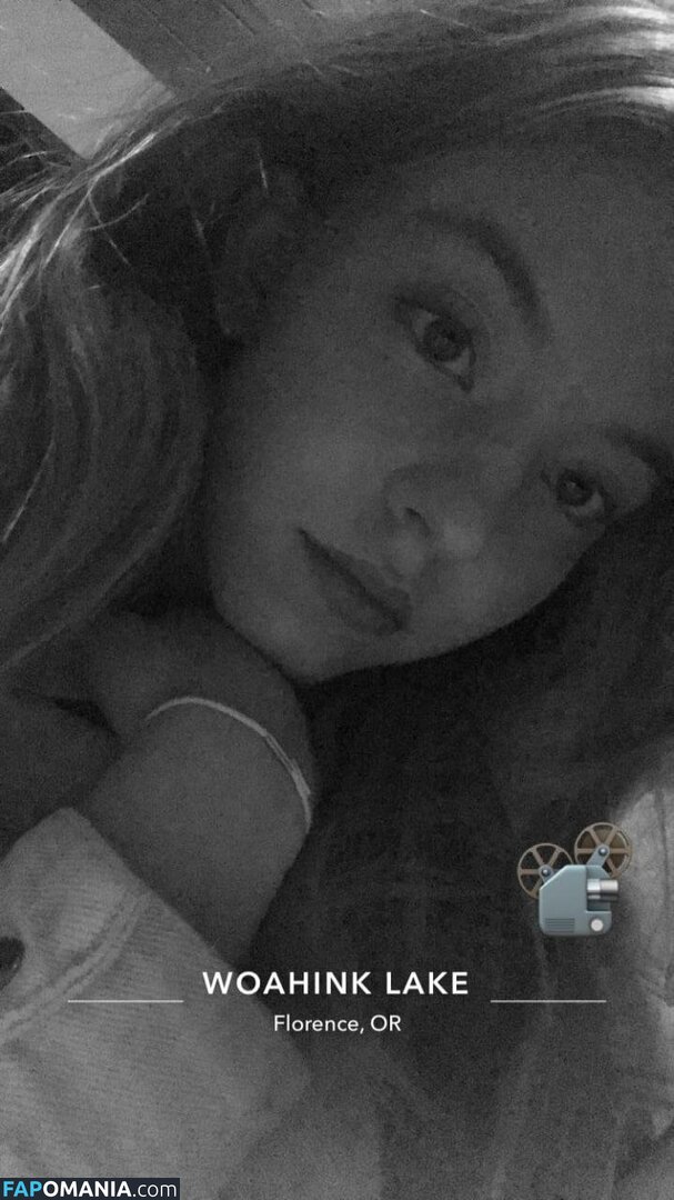 Sydney Sweeney Nude Leaked Photo #4865