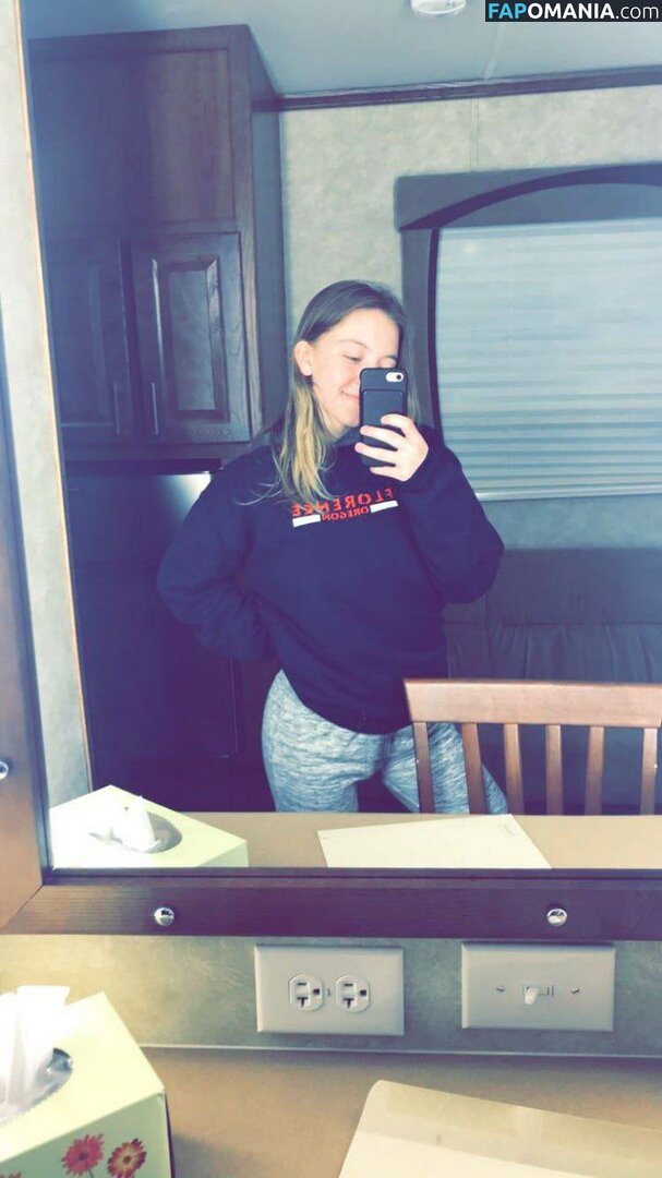Sydney Sweeney Nude Leaked Photo #4874