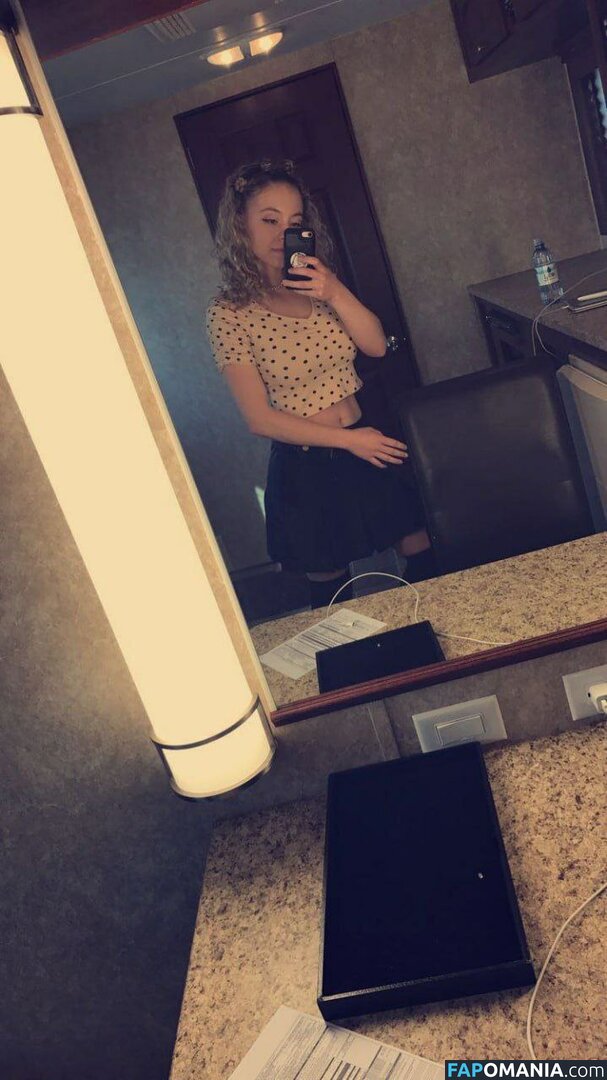 Sydney Sweeney Nude Leaked Photo #4875