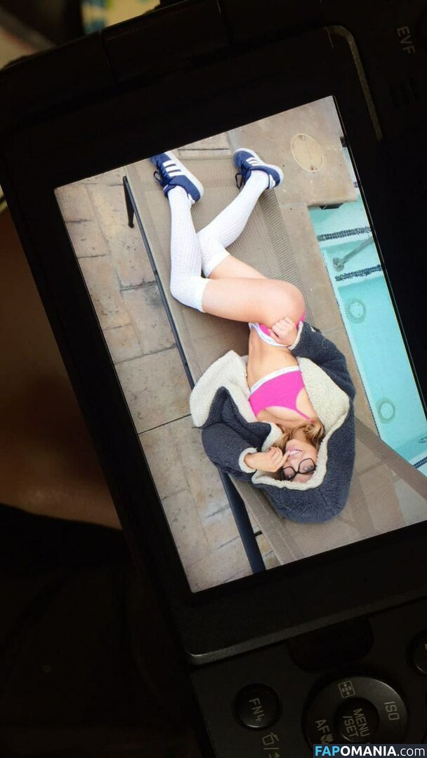Sydney Sweeney Nude Leaked Photo #4878