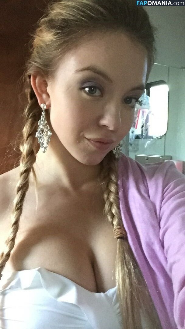 Sydney Sweeney Nude Leaked Photo #4885