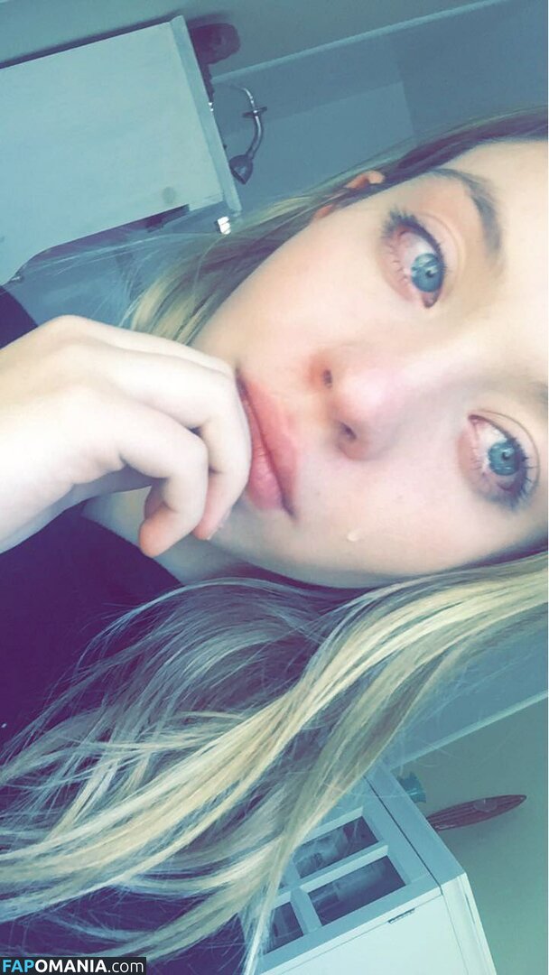 Sydney Sweeney Nude Leaked Photo #4886