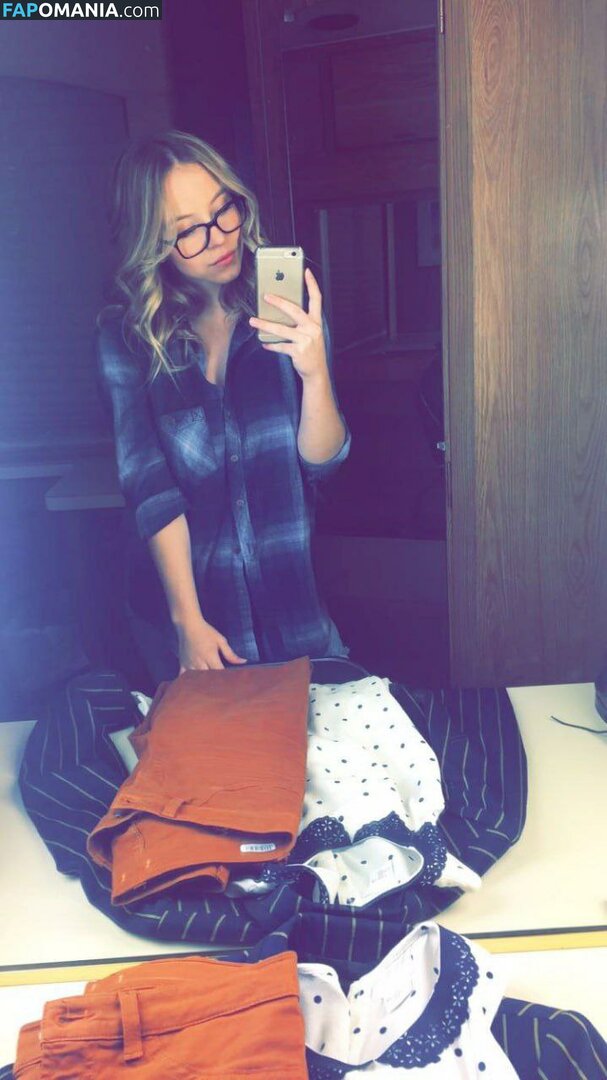 Sydney Sweeney Nude Leaked Photo #4890