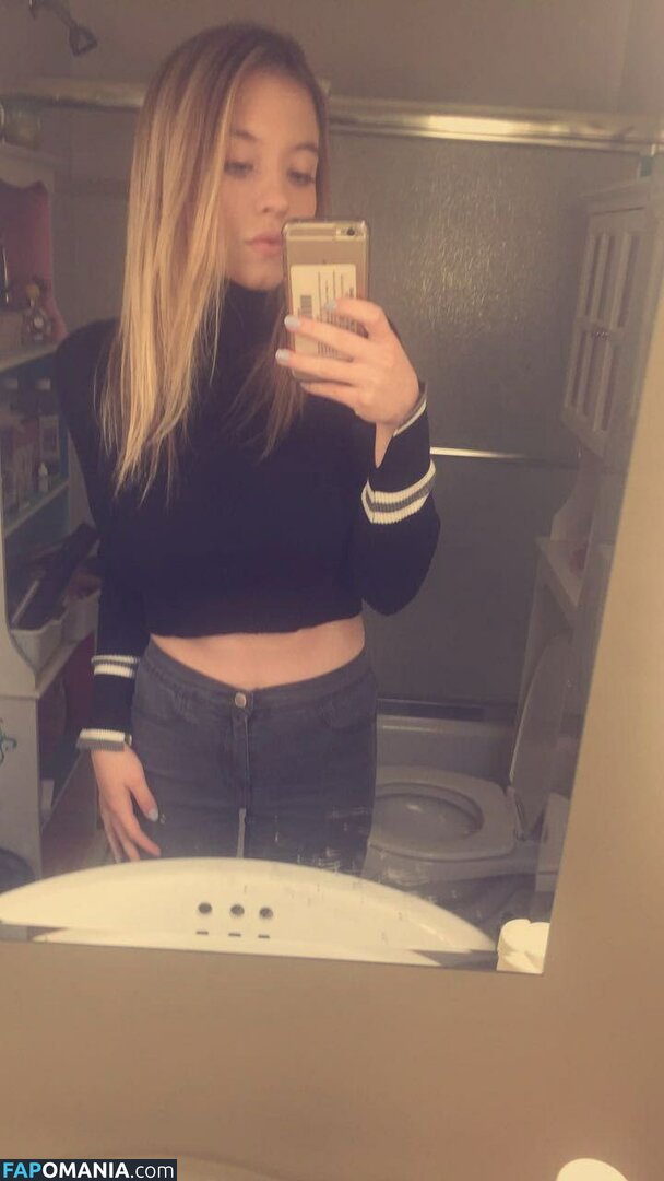 Sydney Sweeney Nude Leaked Photo #4892
