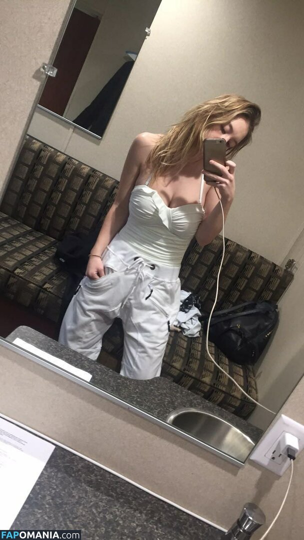 Sydney Sweeney Nude Leaked Photo #4896