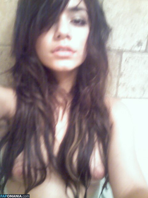Vanessa Hudgens Nude Leaked Photo #40