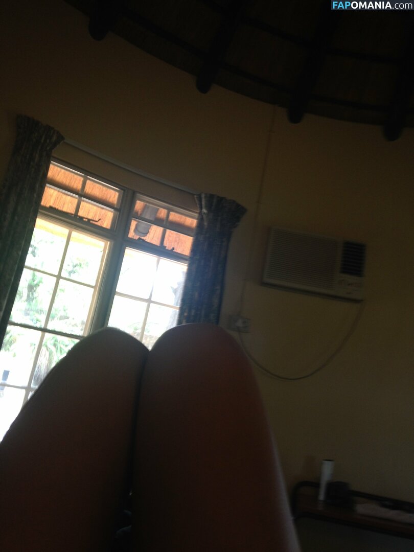 Vick Hope Nude Leaked Photo #261