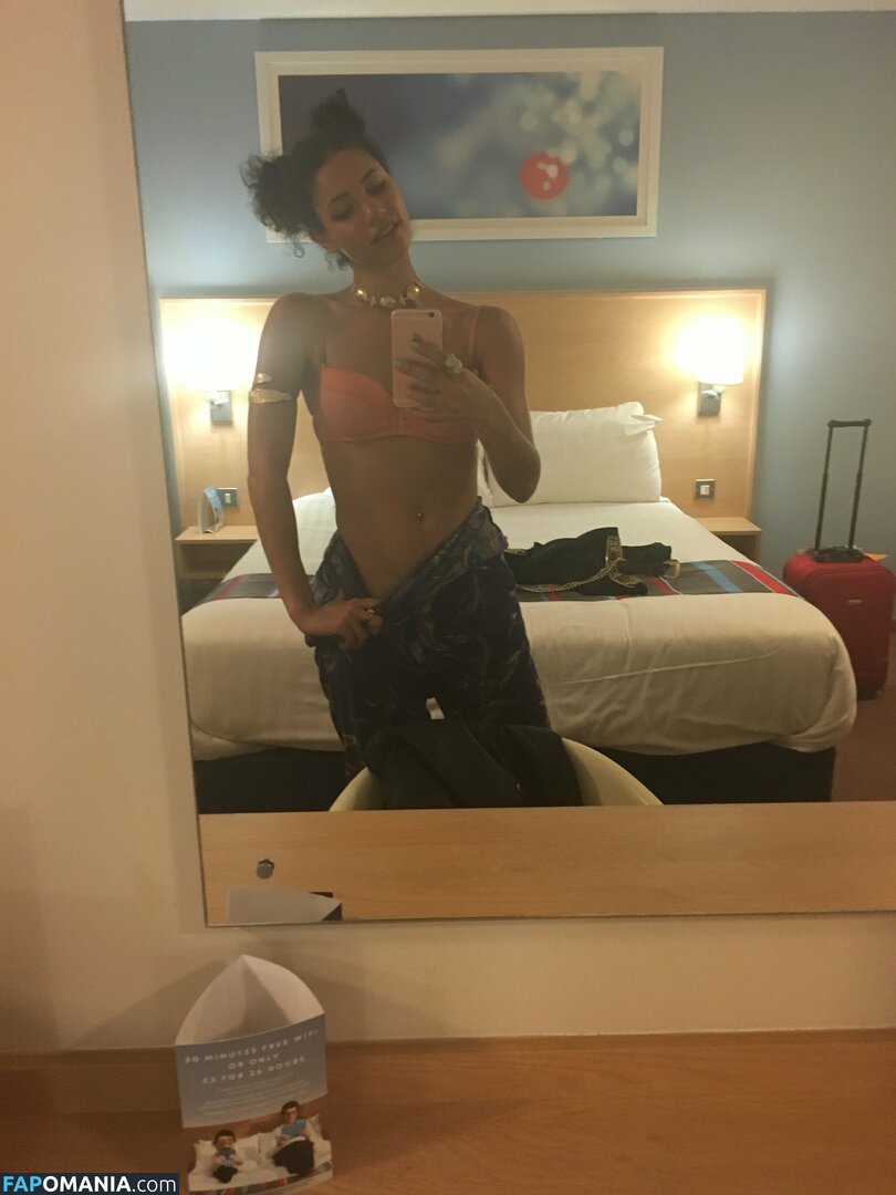 Vick Hope Nude Leaked Photo #292