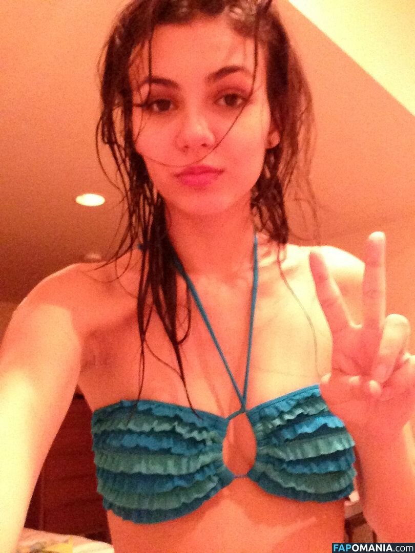 Victoria Justice Nude Leaked Photo #20