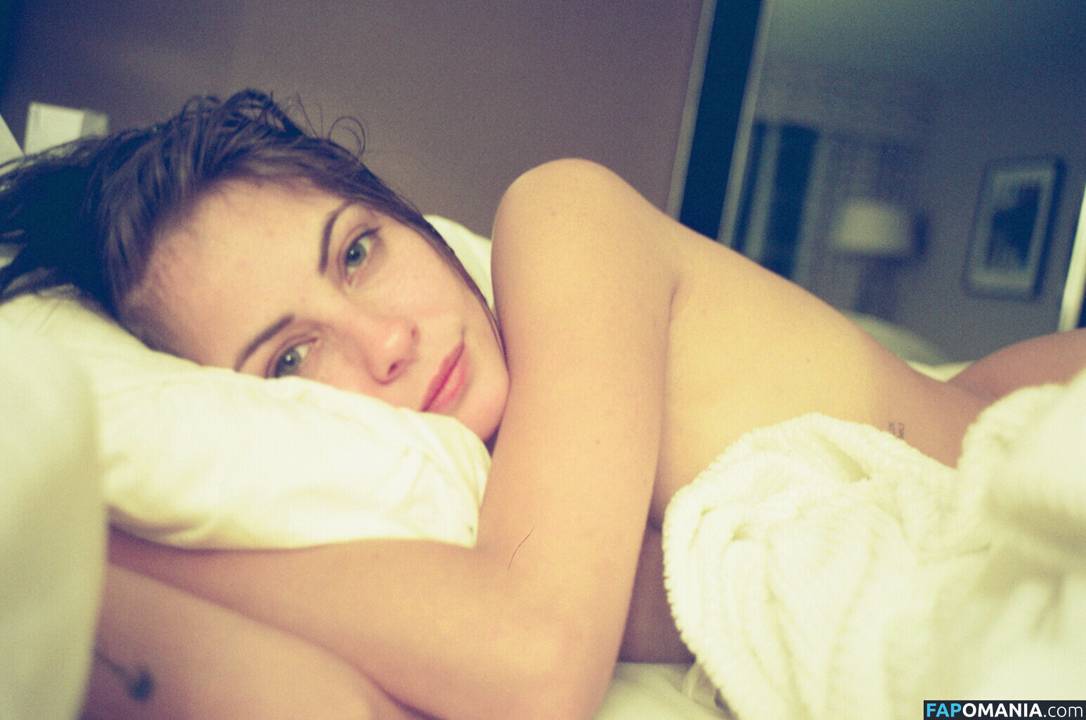 Willa Holland Nude Leaked Photo #27