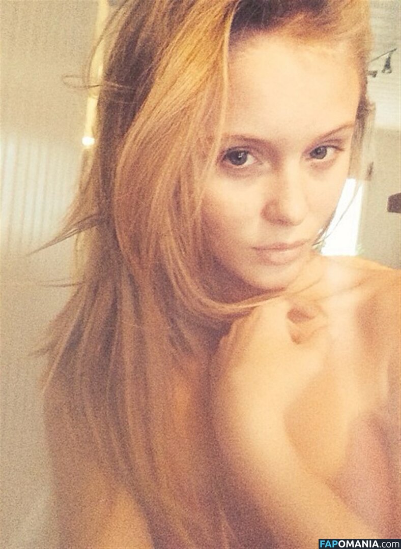 Zara Larsson Nude Leaked Photo #12