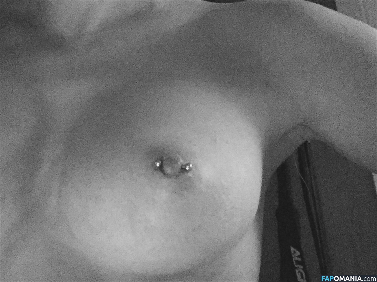 Zara Larsson Nude Leaked Photo #30