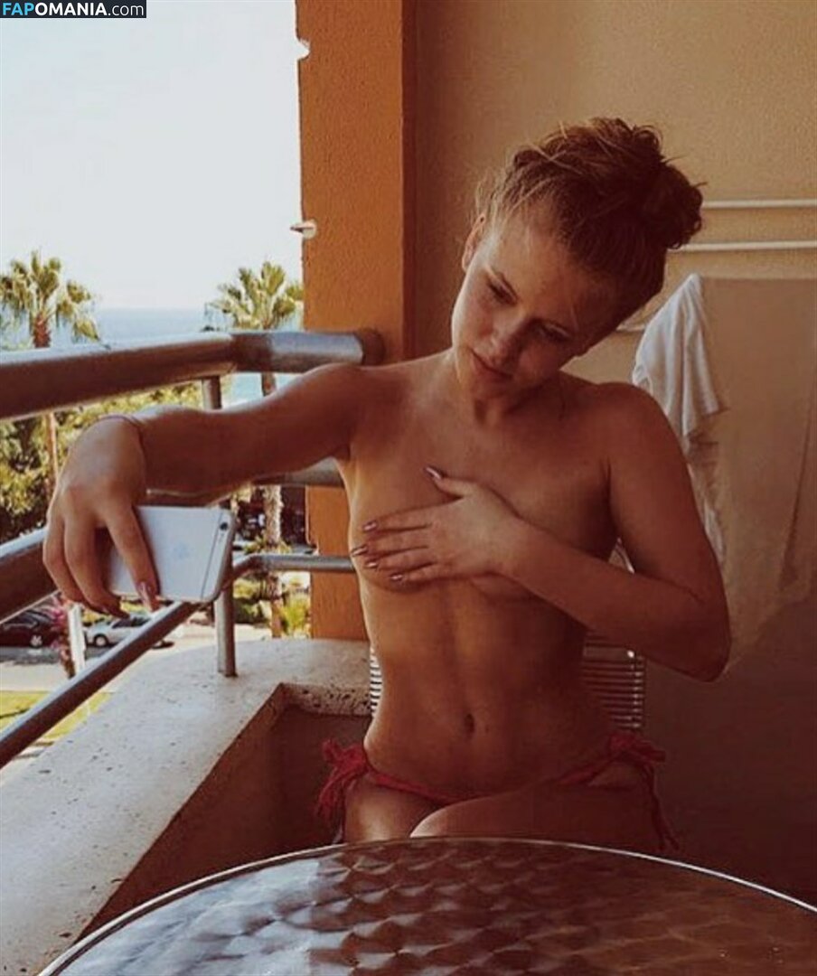 Zara Larsson Nude Leaked Photo #32