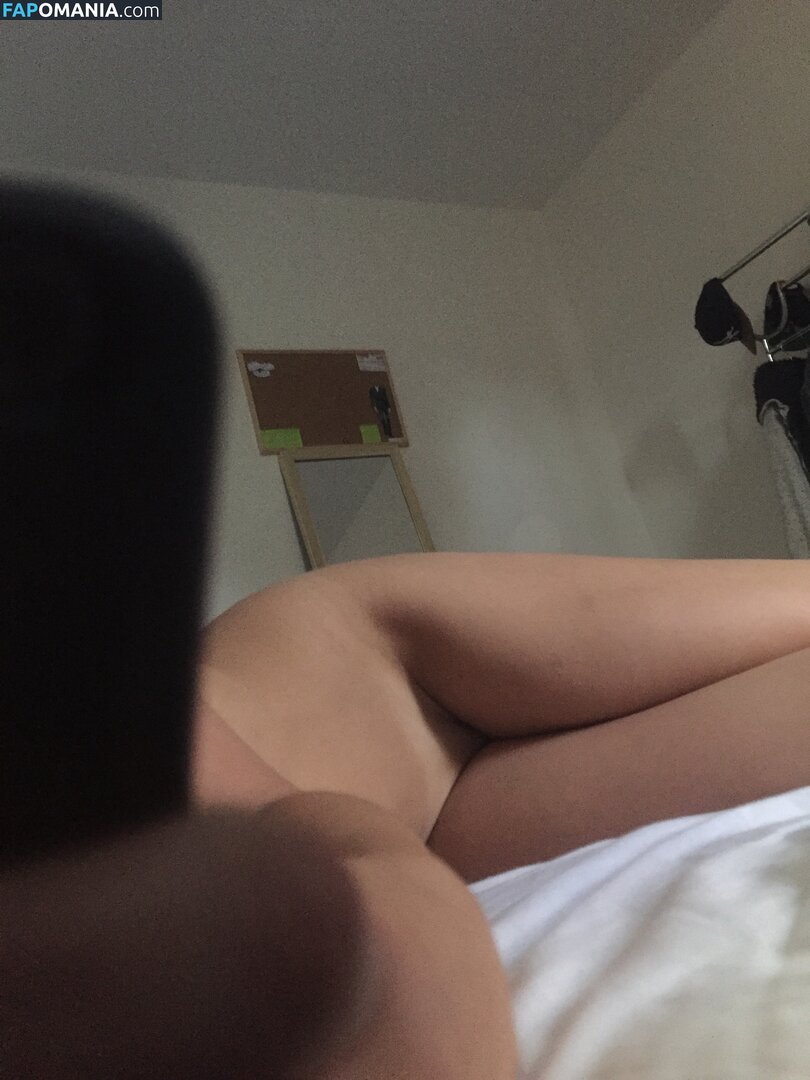 Zizi Strallen Nude Leaked Photo #11