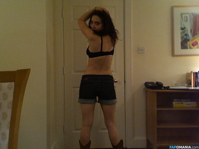 Zoe Kazan Nude Leaked Photo #9