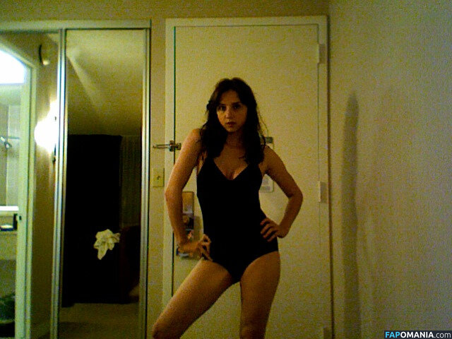 Zoe Kazan Nude Leaked Photo #19