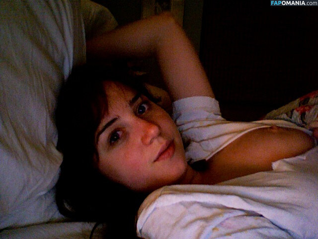 Zoe Kazan Nude Leaked Photo #32