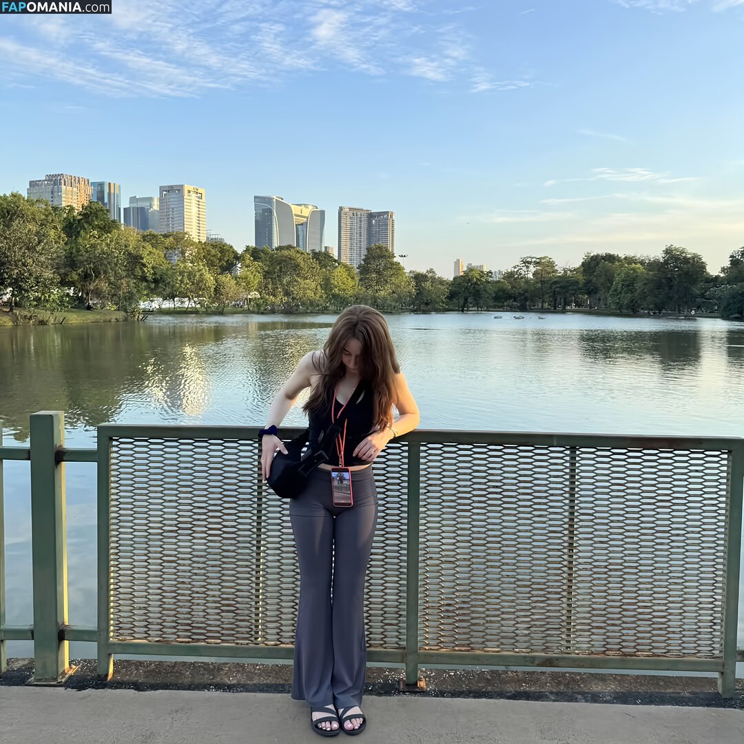 actuallyalisa / https: Nude OnlyFans  Leaked Photo #1