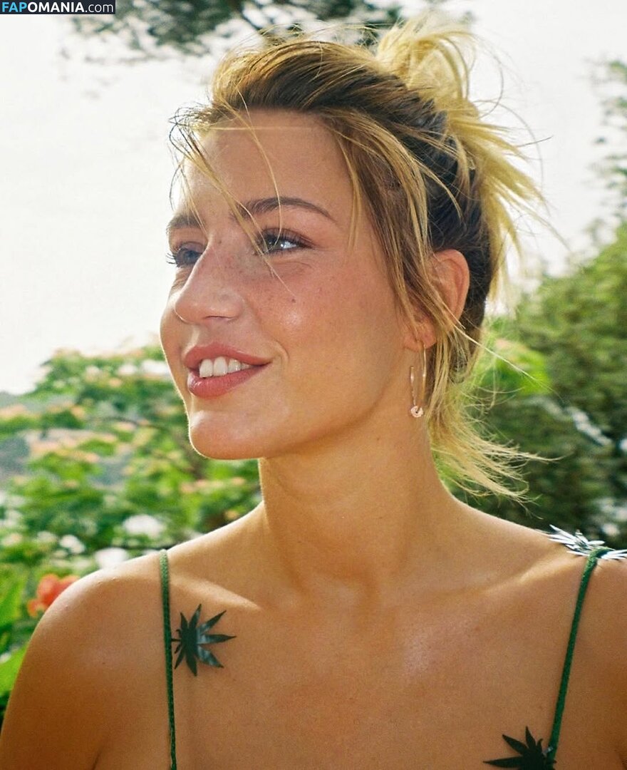 Adele Exarchopoulos / adeleexarchopoulos Nude OnlyFans  Leaked Photo #208