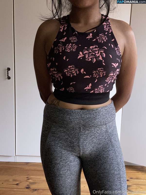 Adhana / sluttylabrat Nude OnlyFans  Leaked Photo #8