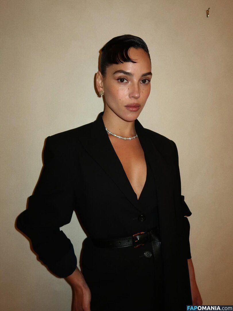 Adria Arjona / adriaarjona Nude OnlyFans  Leaked Photo #4