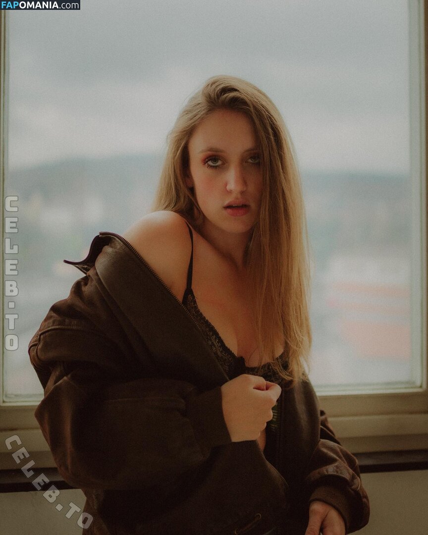 Aimée Pienschke / aimee_pienschke Nude OnlyFans  Leaked Photo #9