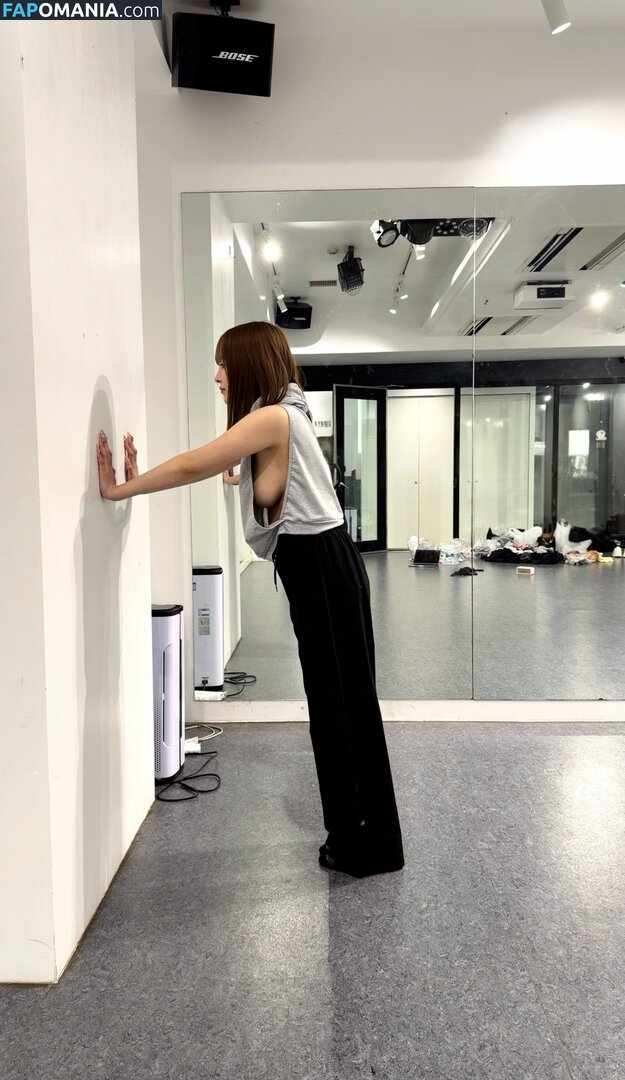 airi_han / airi_yanooo / xusa4x Nude OnlyFans  Leaked Photo #18