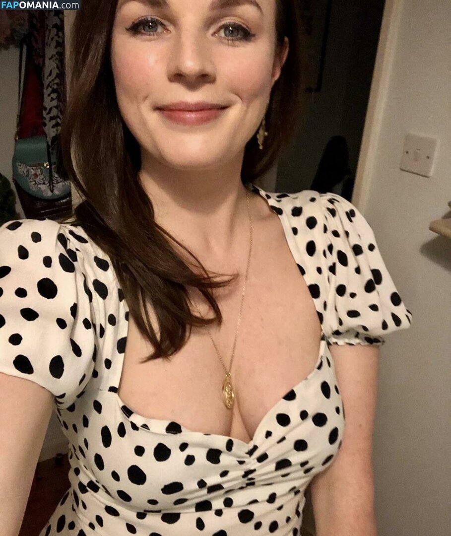 Aisling Bea Nude OnlyFans  Leaked Photo #16