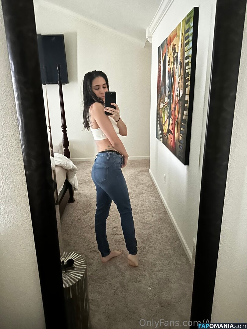 alalice25 / alicealice25 Nude OnlyFans  Leaked Photo #4