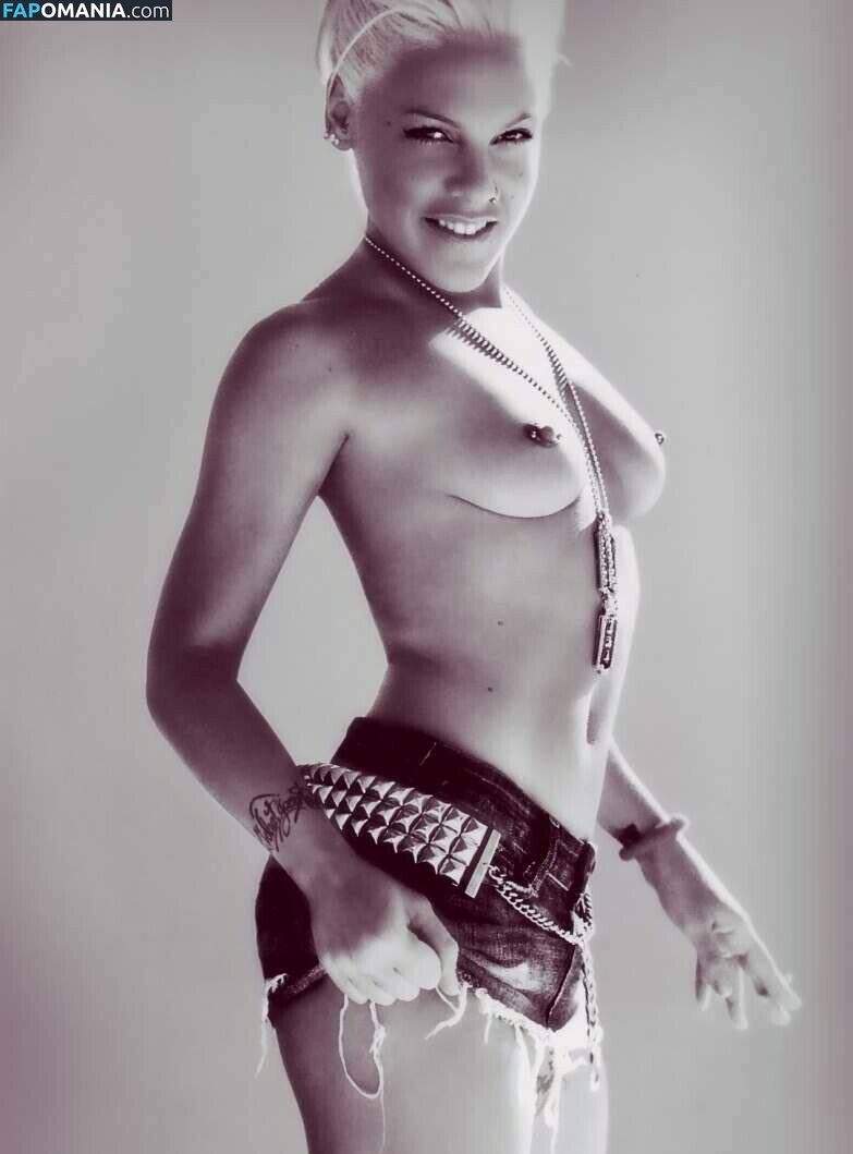 Alecia Beth Moore / Pink / The Singer Nude OnlyFans  Leaked Photo #1