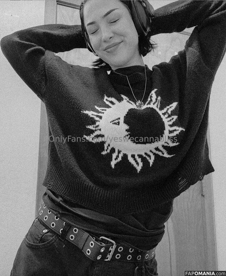 Alesa / heyitsmissa Nude OnlyFans  Leaked Photo #1